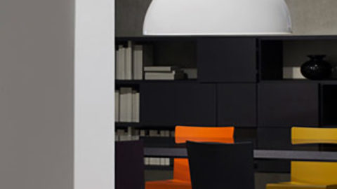 The Molteni Store is lighting up by Oluce