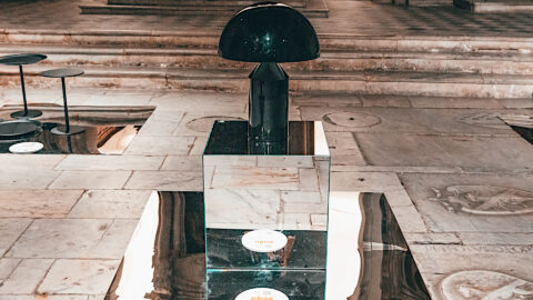 Oluce illuminates the Pietrasanta Design Weekend 2023 with the iconic Atollo by Vico Magistretti